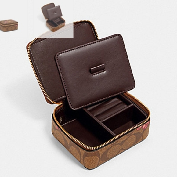 NEW Coach JEWELRY BOX IN SIGNATURE CANVAS WITH BUTTERFLY PRINT - Picture 2 of 5